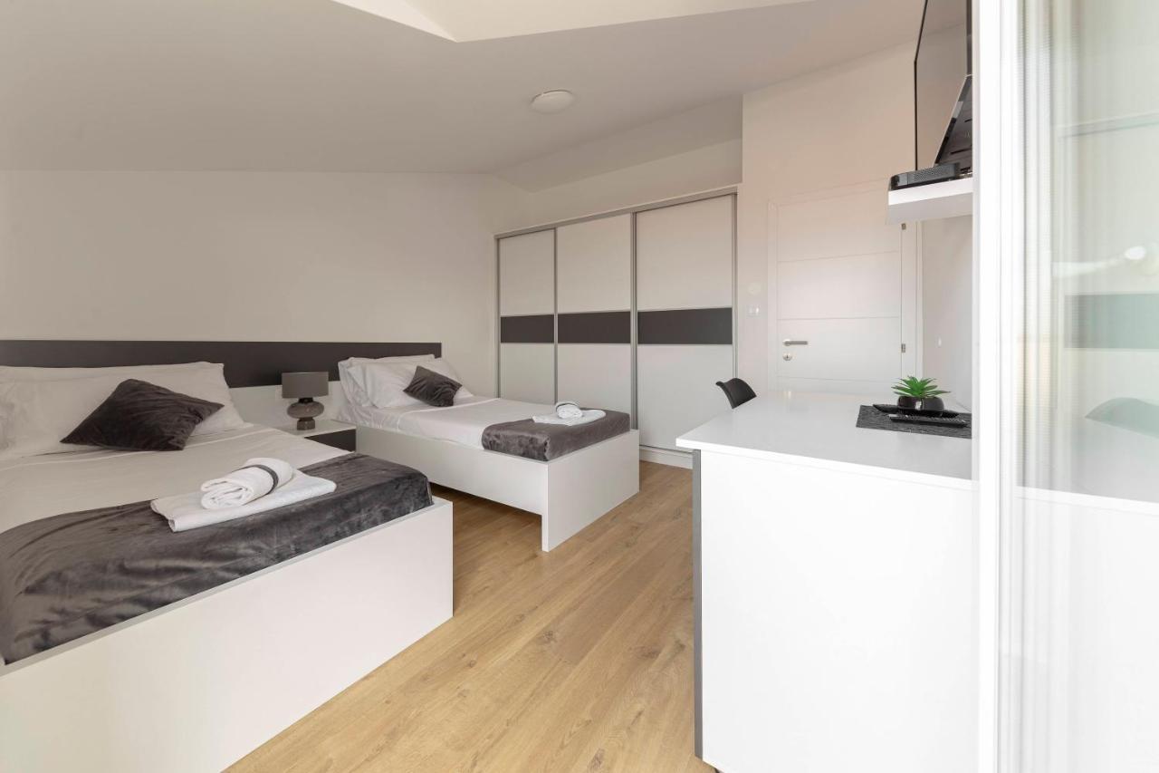 Apartments Era Ankaran Zewnętrze zdjęcie